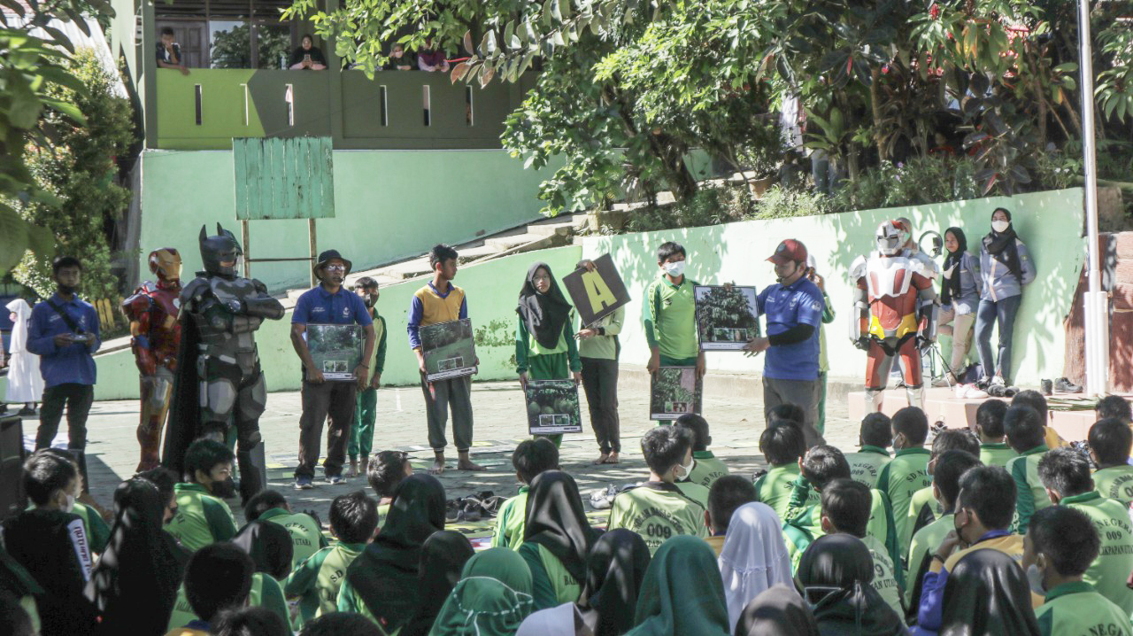 Kebun Raya Balikpapan Mengajar