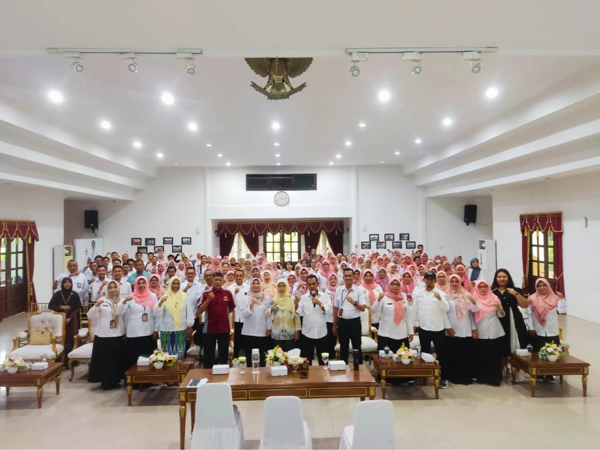 Sosialisasi tentang Penyusunan Perencanaan Gerakan PBLHS dan Kebijakan Perpanjangan Penghargaan Sekolah Adiwiyata.